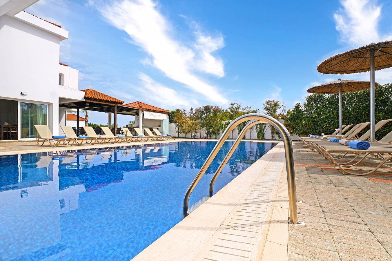 Foto 5 von 34: Villa für 16 Personen mit Balkon