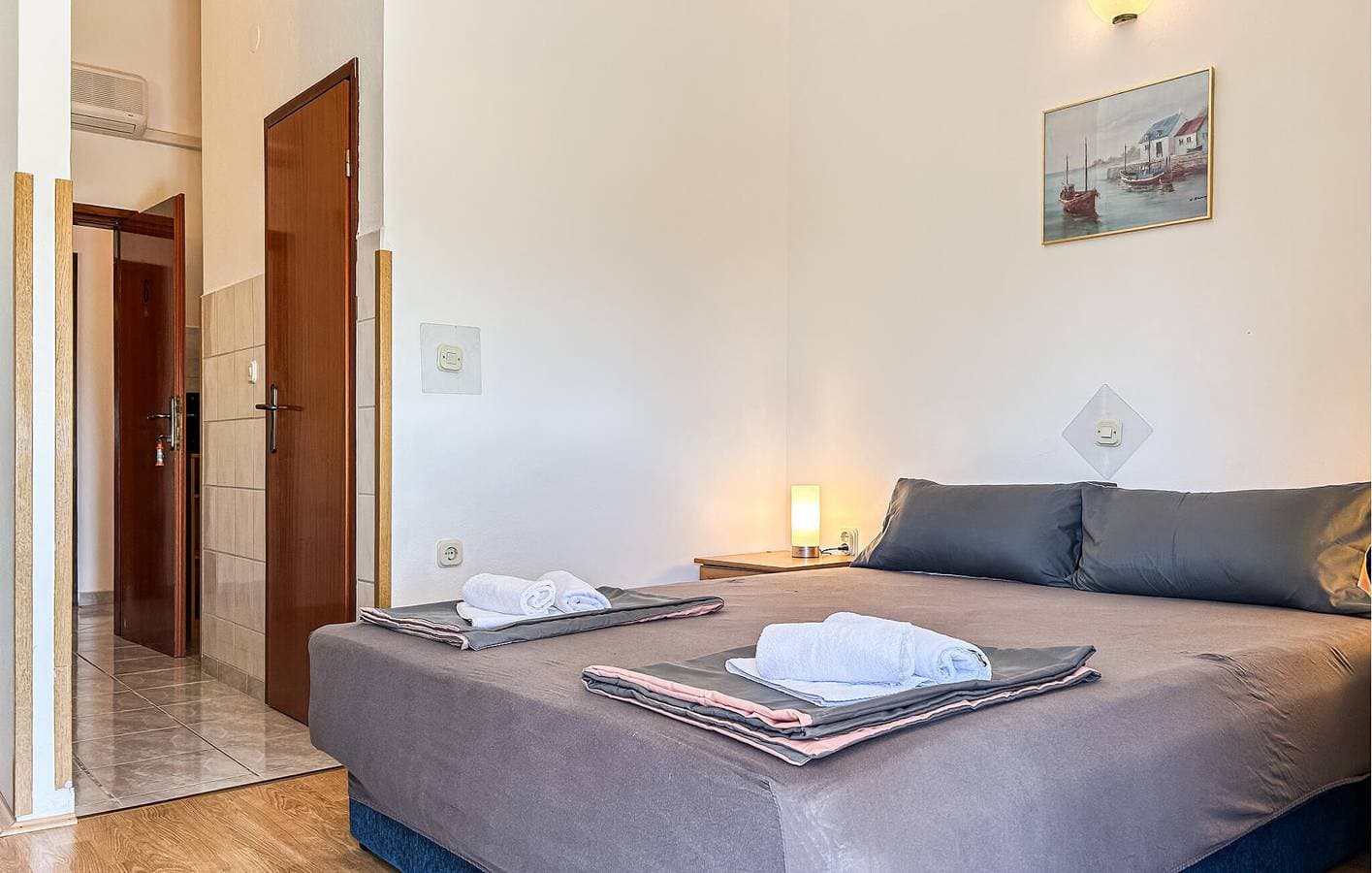 Foto 4 von 20: Charmantes Apartment mit Terrasse und malerischer Aussicht, 2,5 km vom FKK-Strand entfernt
