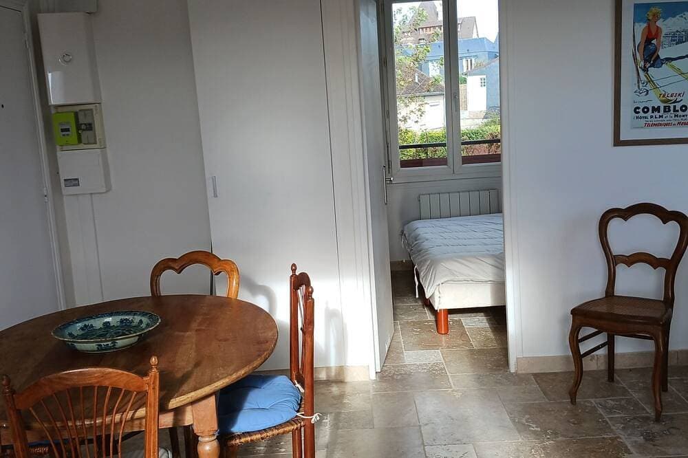 Foto 4 von 10: Appartement Terrasse Proche Plage et Hippodrome de Clairefontaine