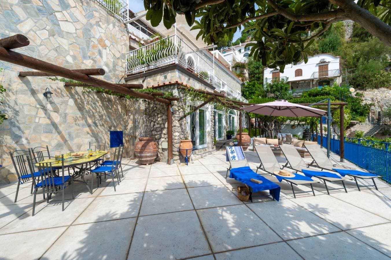 Foto 10 von 57: Villa für 8 Personen mit Terrasse