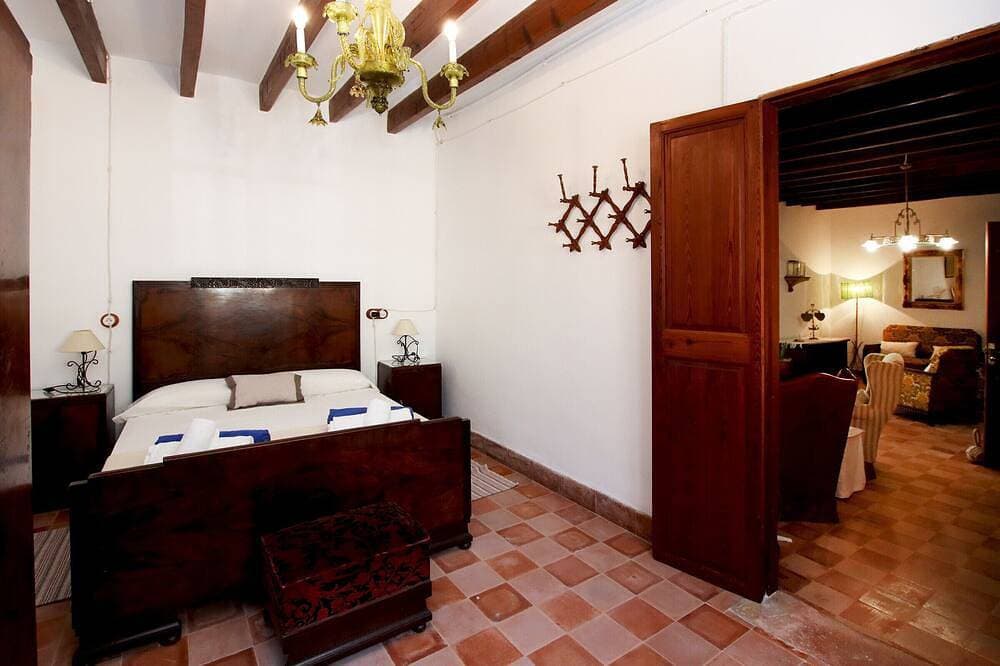 Foto 6 von 27: Sant Coste House, charming village house with pool and garden