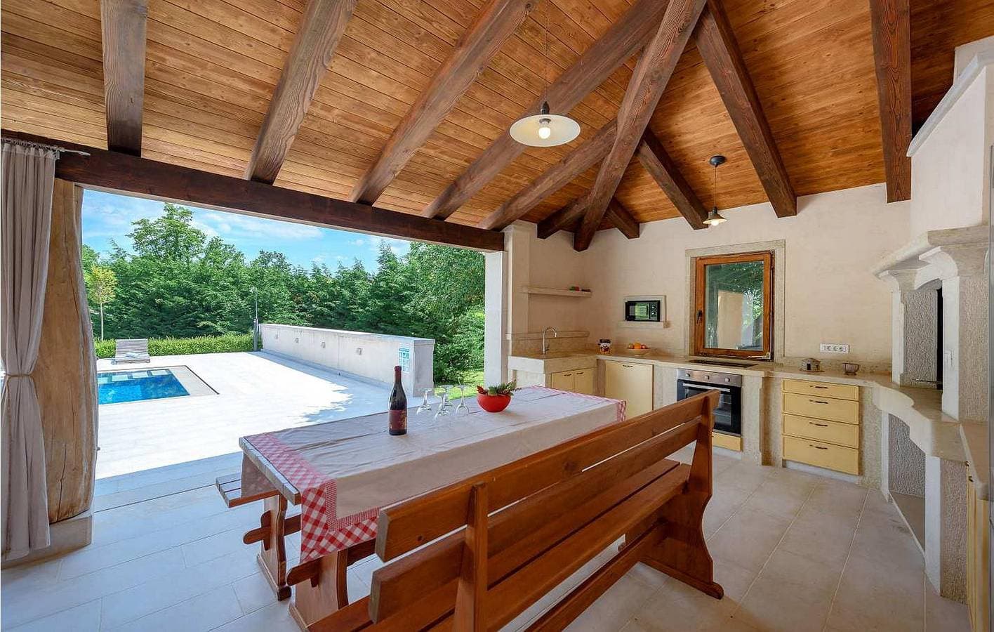 Foto 13 von 41: Charmante 2-Zimmer-Wohnung mit Pool und WLAN in der Nähe von Sveti Petar u Šumi