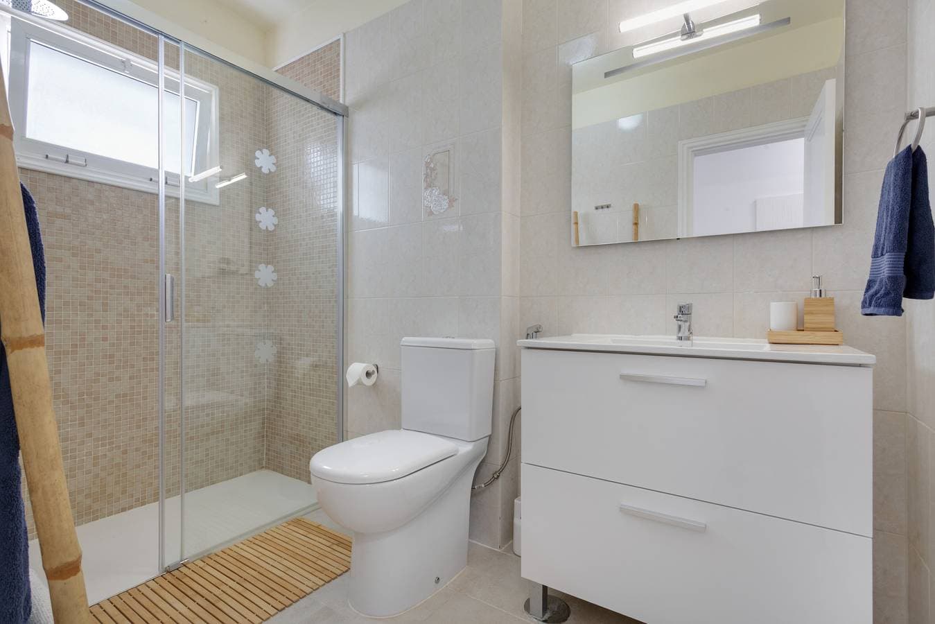 Foto 13 von 29: Ferienwohnung 'Medano House' mit Bergblick, privater Terrasse und WLAN