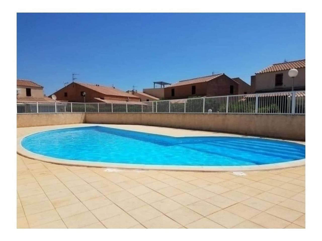 Foto 2 von 22: Ferienhaus in Gruissan mit Schwimmbecken