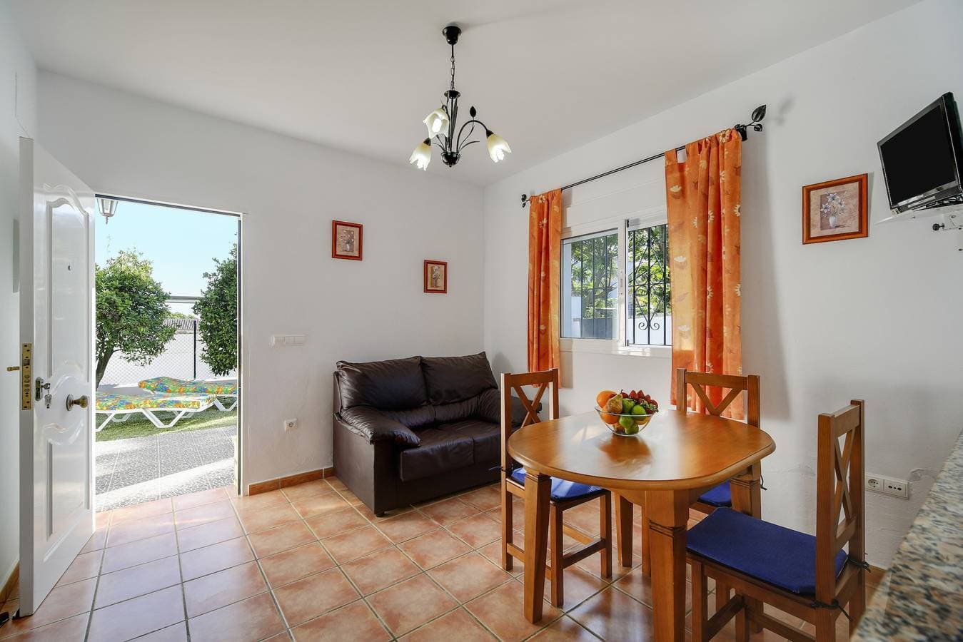 Foto 3 von 25: Ferienhaus "Los Paraisos 1" mit WLAN, Garten, Terrasse & Gemeinsamer Pool