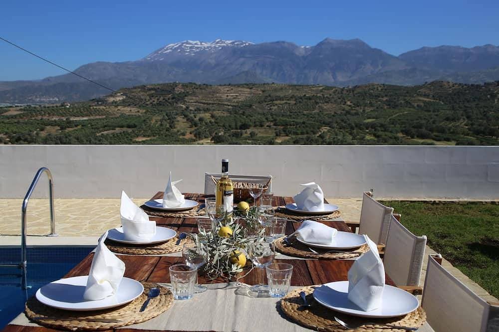 Foto 8 von 30: Villa in Kamilari, Heraklion und Umgebung mit Meer- und Bergblick und privatem Pool
