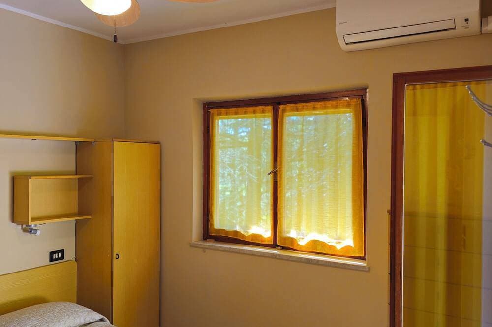 Foto 2 von 20: Zweizimmerwohnung in einer Residenz im Grünen mit Swimmingpool
