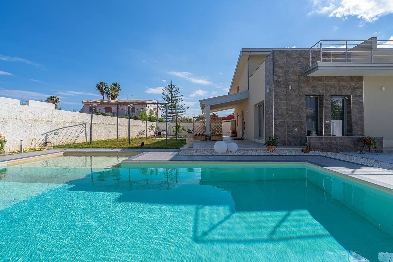 Foto 2 von 24: Ferienwohnung „Nord in Villa Sele“ mit Pool, WLAN und Klimaanlage