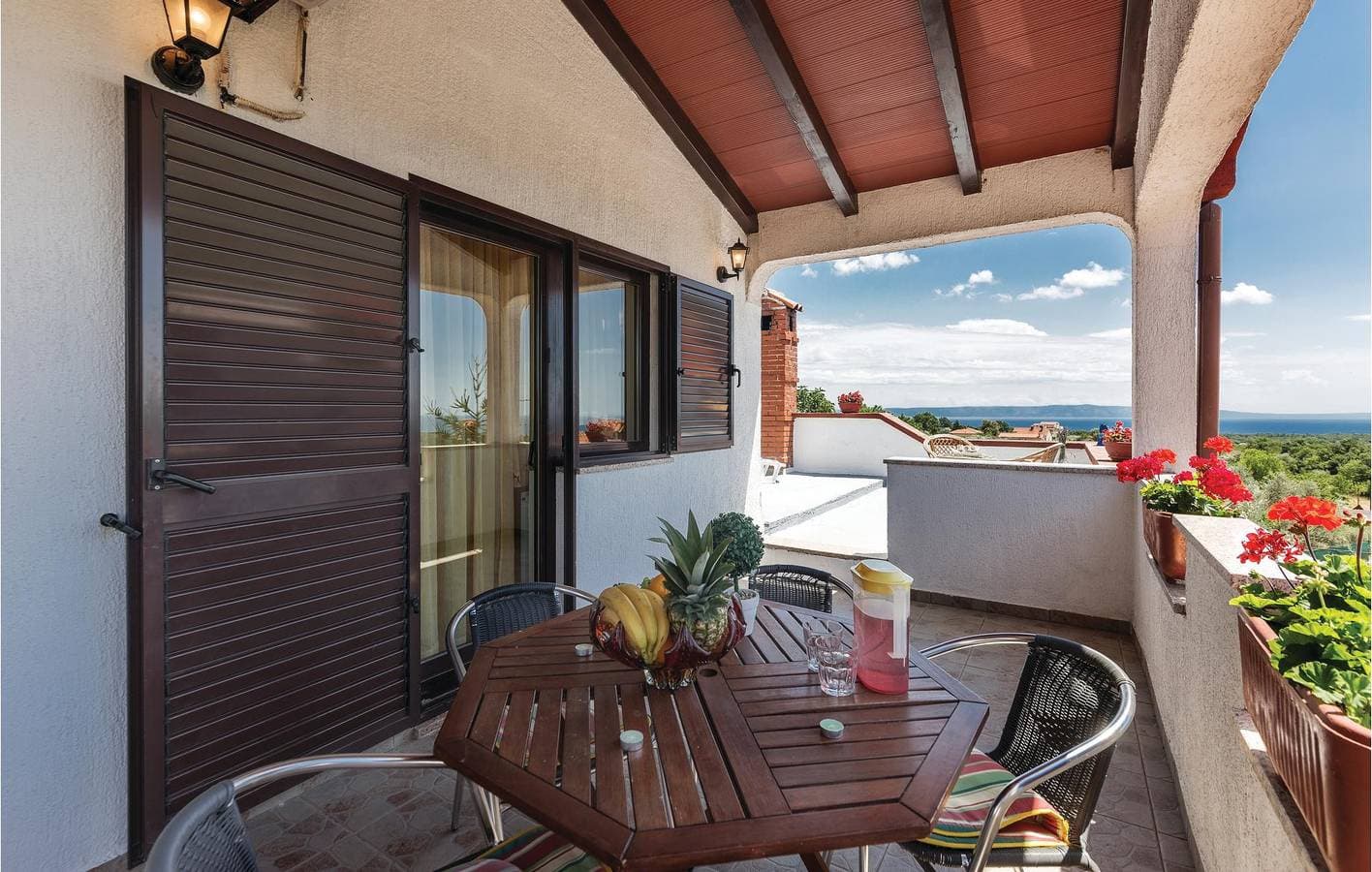 Foto 7 von 21: Gemütliche Ferienwohnung mit Terrasse, WLAN, in der Nähe des Strandes Duga Uvala