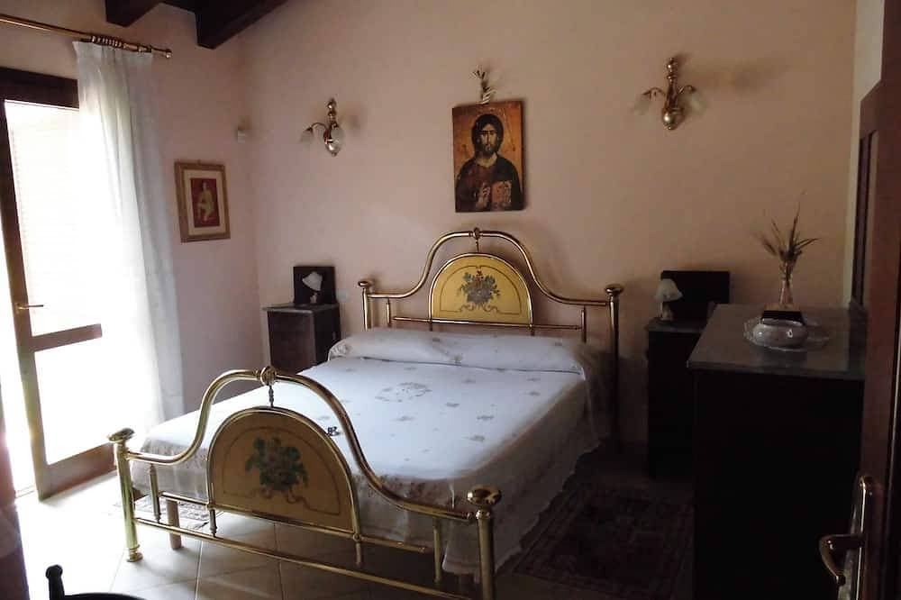 Foto 2 von 25: Panoramablumenvilla mit privatem Pool und Whirlpool, grünem Rasen - WIFI