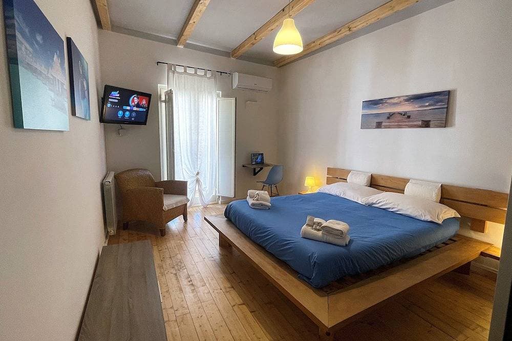 Foto 7 von 30: Akragas Home - In the center Via Atenea and city view