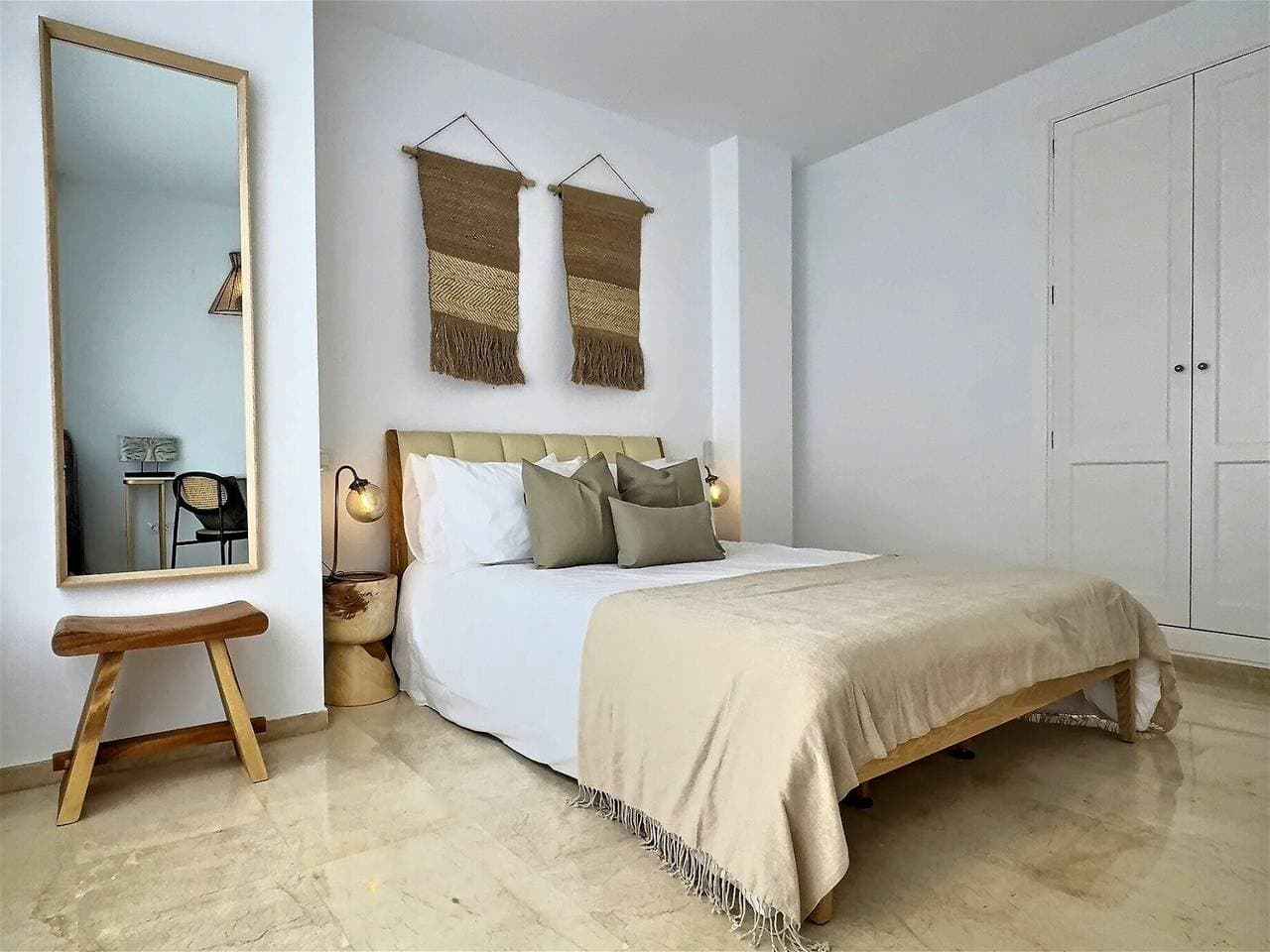 Foto 12 von 29: Ferienwohnung für 6 Personen mit Meerblick