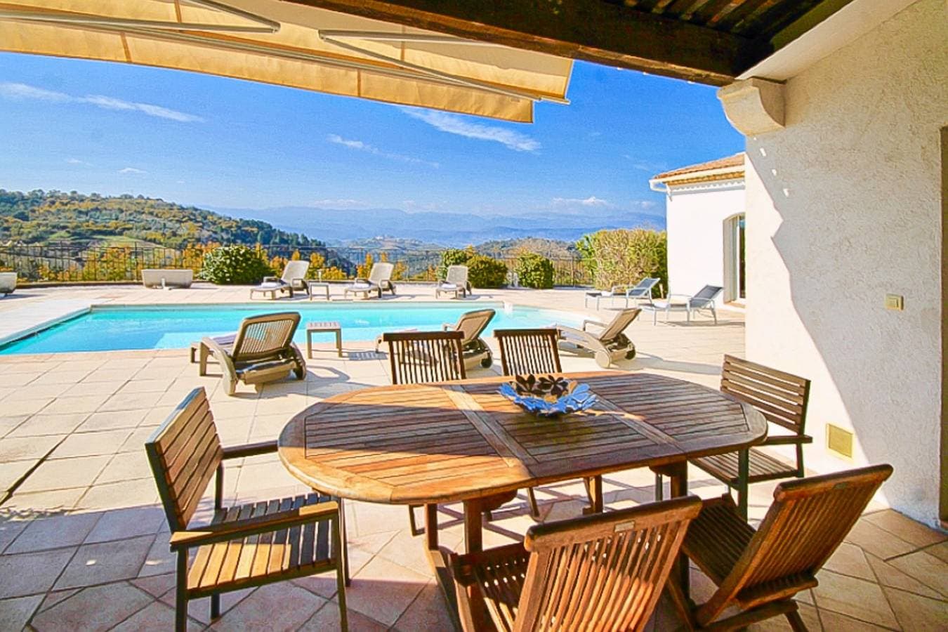Foto 3 von 39: Villa für 8 Personen mit Terrasse
