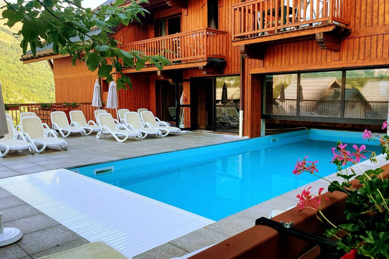 Foto 2 von 26: Appartement Aster 203 in Valloire – Bergblick, Pool & Südbalkon