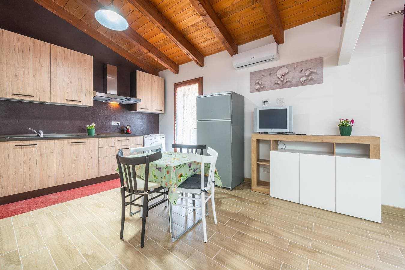 Foto 8 von 22: Einzimmerapartment "Confortevole Loft Sud Sardegna" mit Balkon und WLAN
