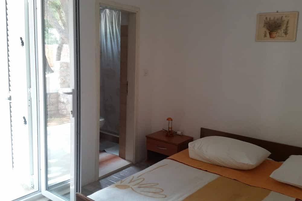 Foto 2 von 14: 2-Zimmer-Ferienwohnung am Strand Sveta Nedilja, Hvar