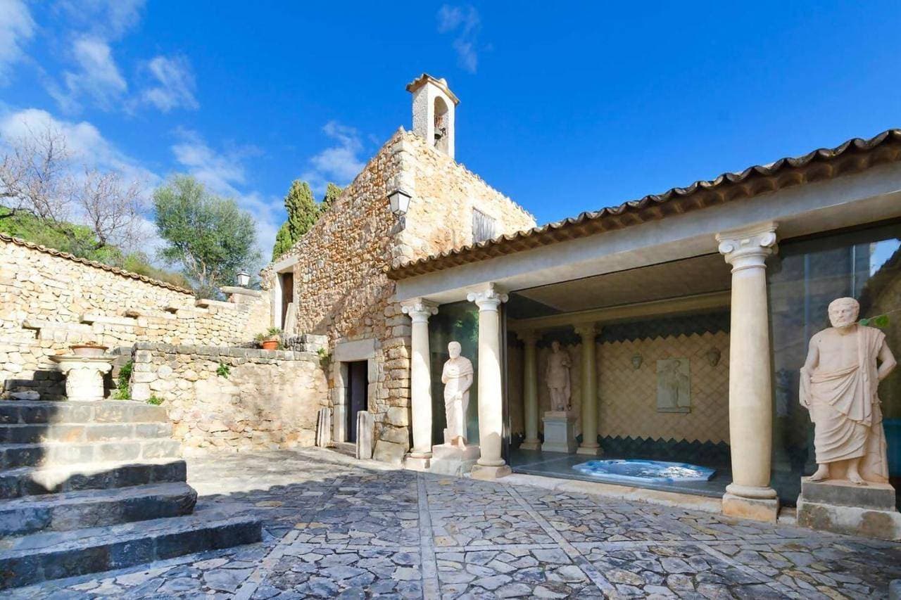 Casa Histórica con Piscina, Sauna y Jacuzzi 1