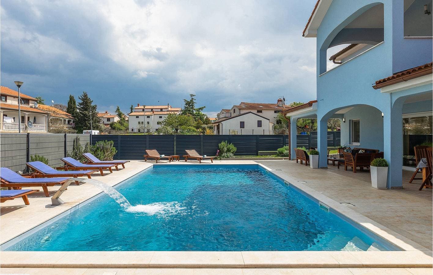 Foto 7 von 52: Reizende 2-Zimmer-Wohnung mit Pool und in der Nähe des Stadtzentrums von Kadumi
