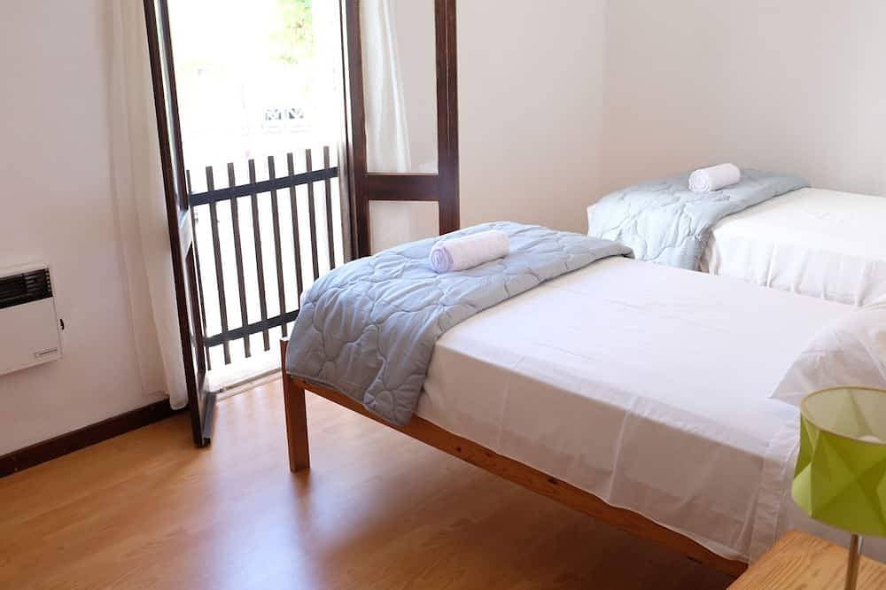 Foto 8 von 30: Walk to Marina, Relaxing Duplex in Central Location