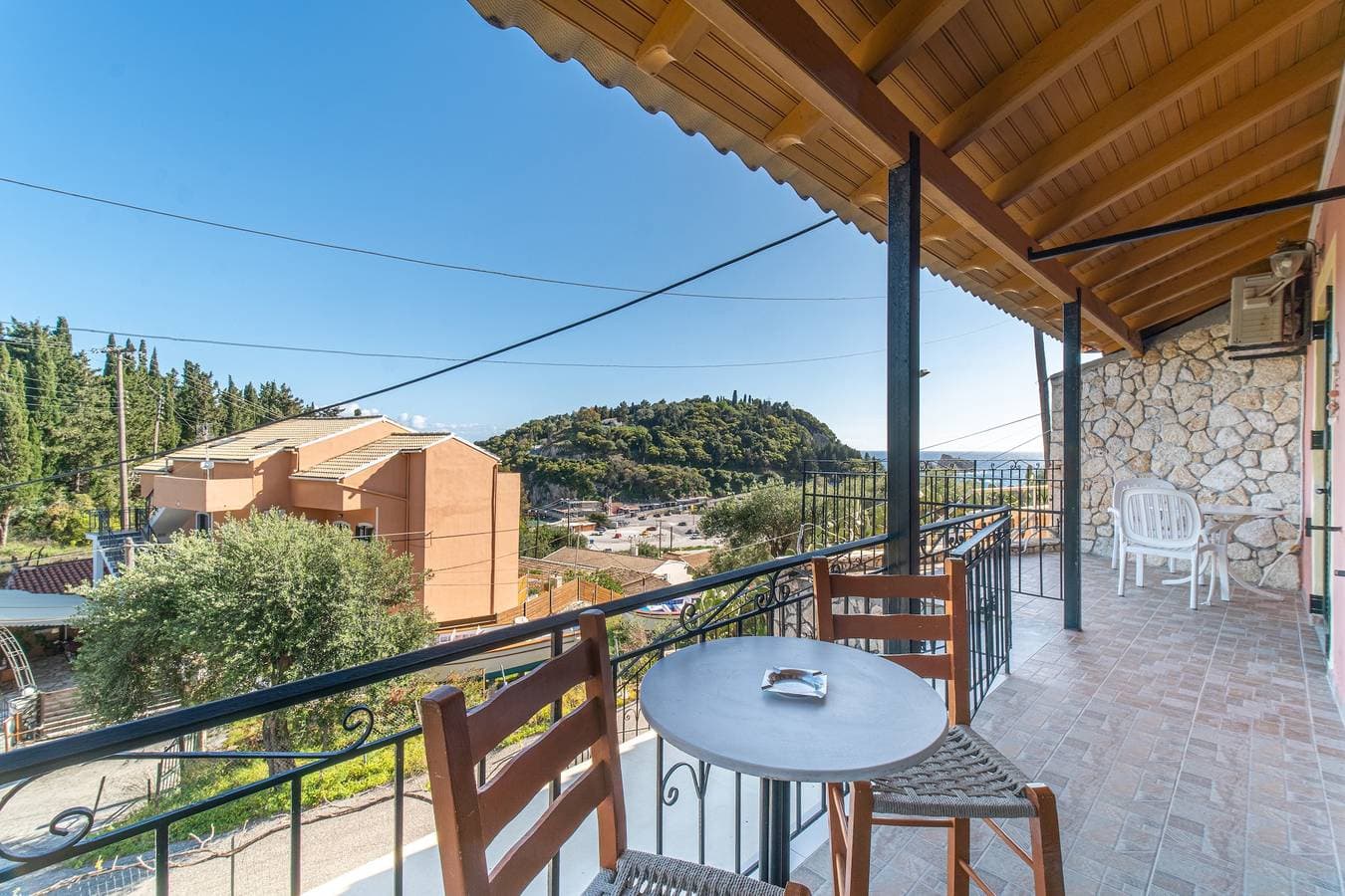 Foto 2 von 20: Korina Studios mit Meerblick, Klimaanlage und WLAN
