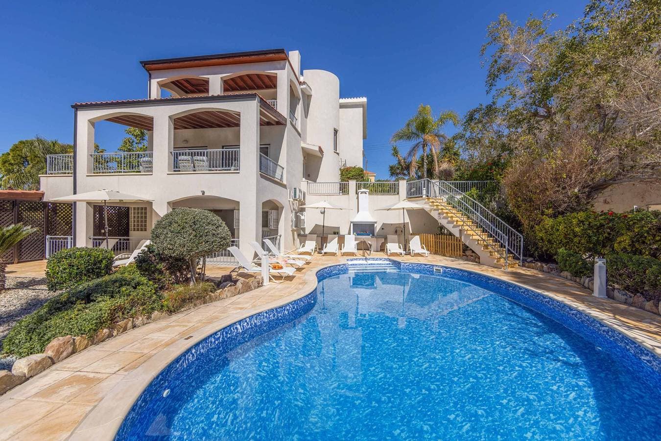 Villa 1