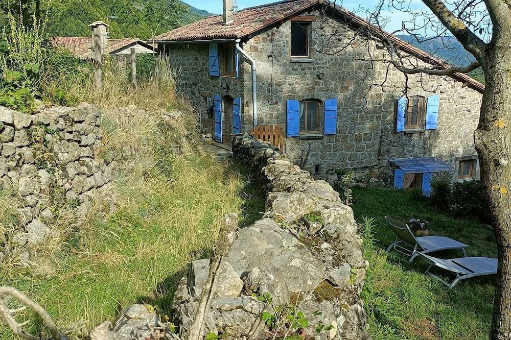 Charming gîte studio in Ardèche verte 1