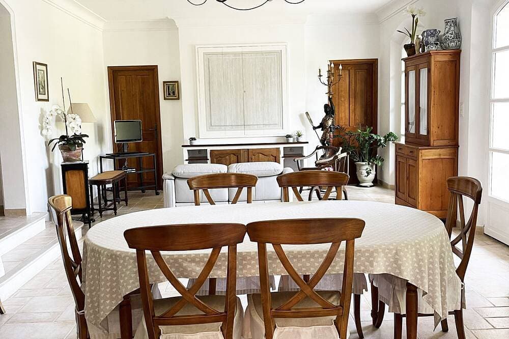 Foto 9 von 30: Große Familienvilla mit Klima und privatem Pool in Provence Côte d’Azur