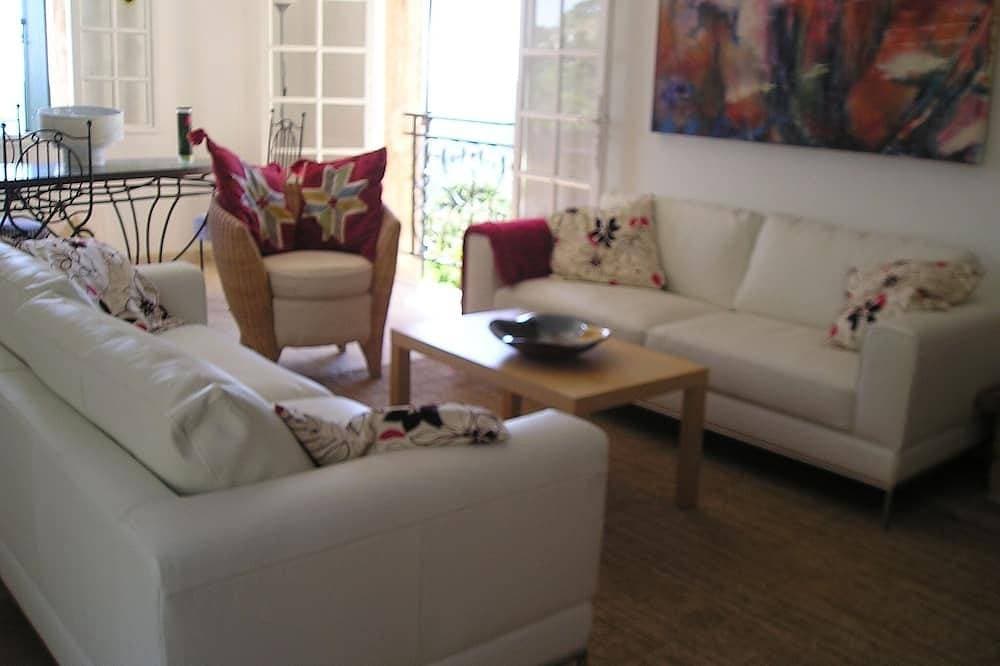 Foto 8 von 28: Renoviertes Dorfhaus am Hang gelegen mit Privatpool & toller Aussicht