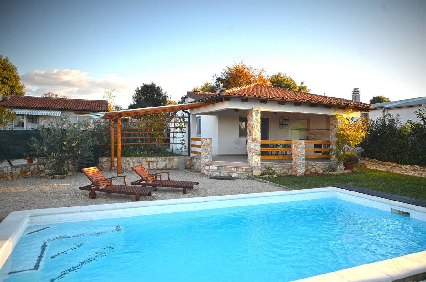 Ferienhaus Eta mit Pool 1