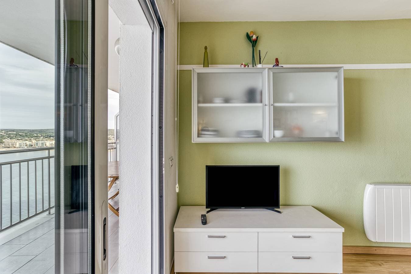 Foto 8 von 34: Ferienwohnung 'Marinada' mit Meerblick, Gemeinschaftspool und WLAN