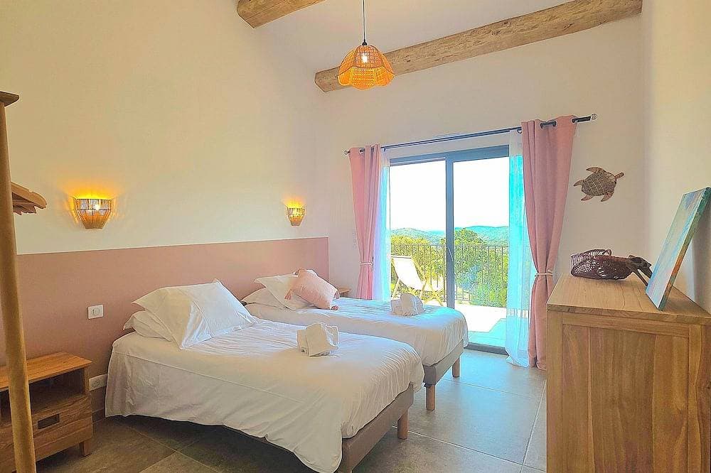Foto 5 von 30: Villa with pool, sea view, Corse-du-Sud