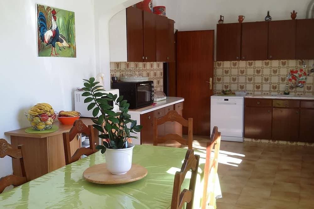 Foto 13 von 22: Hübsche Villa Für 8 Personen Mit Picine Und Privatem Garten 3Km Strände