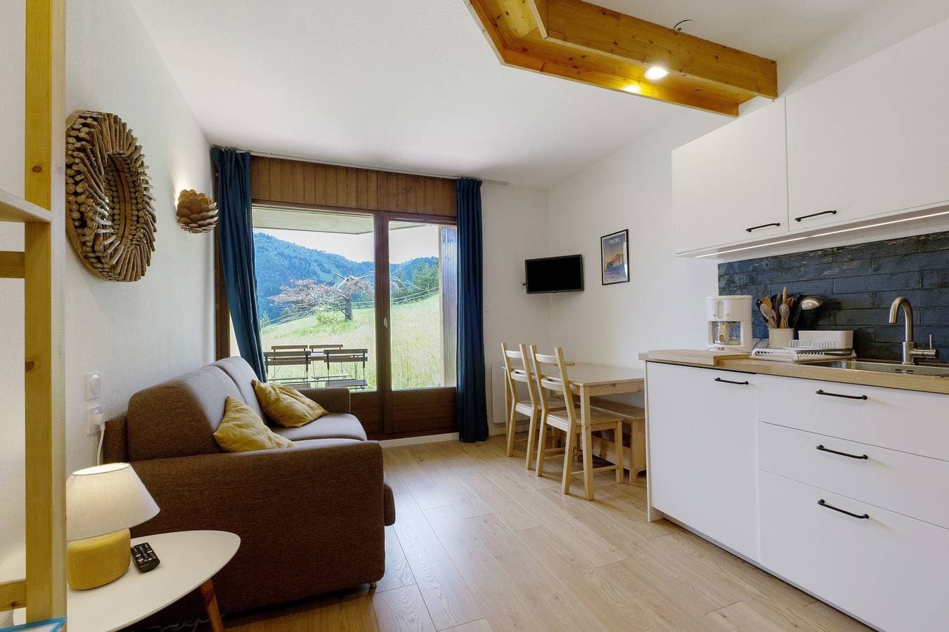 Foto 4 von 24: Ferienhaus 'Les Cimes - Blick auf Grand Veymont' mit Bergblick und privater Terrasse