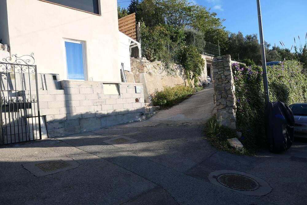 Foto 12 von 30: Villa Solaris Unabhängiges Studio in Villa mit Pool