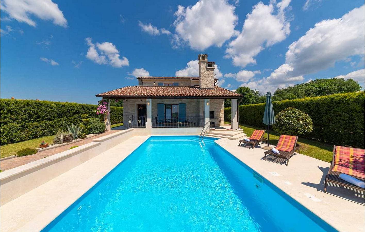 Foto 9 von 44: Modernes Apartment mit 1 Schlafzimmer, Pool und Terrasse – 400 m vom Stadtzentrum entfernt