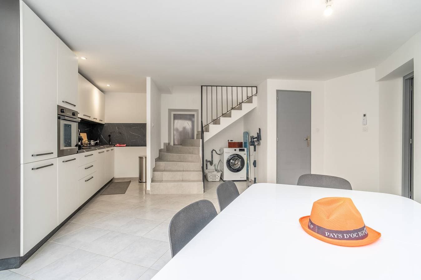 Foto 3 von 28: Ferienhaus 'Vias' mit privater Terrasse, WLAN und Klimaanlage