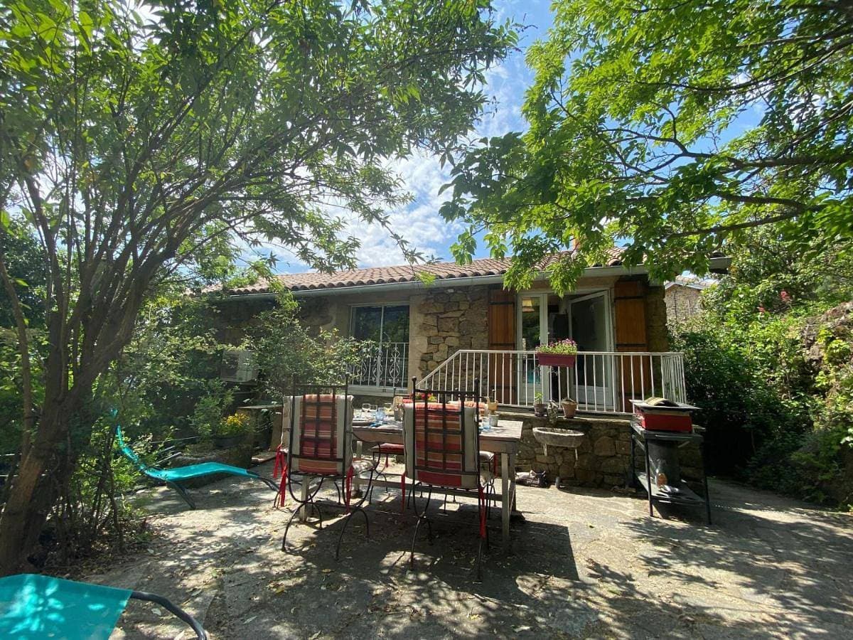 Cozy gite in the heart of an atypical hamlet 1