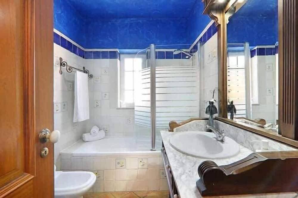 Foto 11 von 30: Villa Faustine, huge lawn, sea view, kid play area