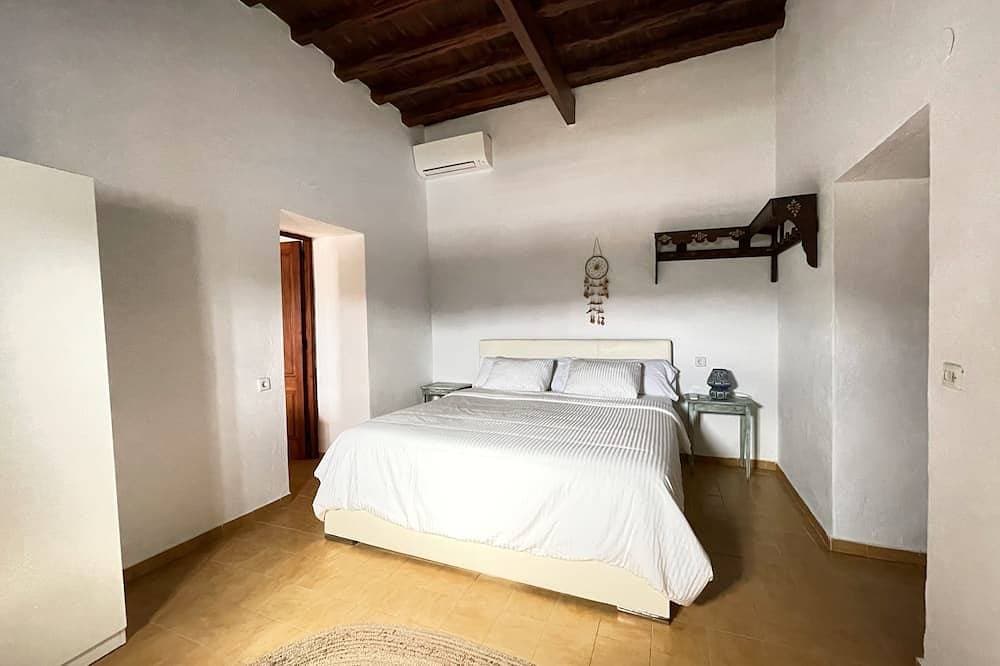 Foto 2 von 30: Authentic Ibicencan Finca in Sant Josep, close to Sant Josep town