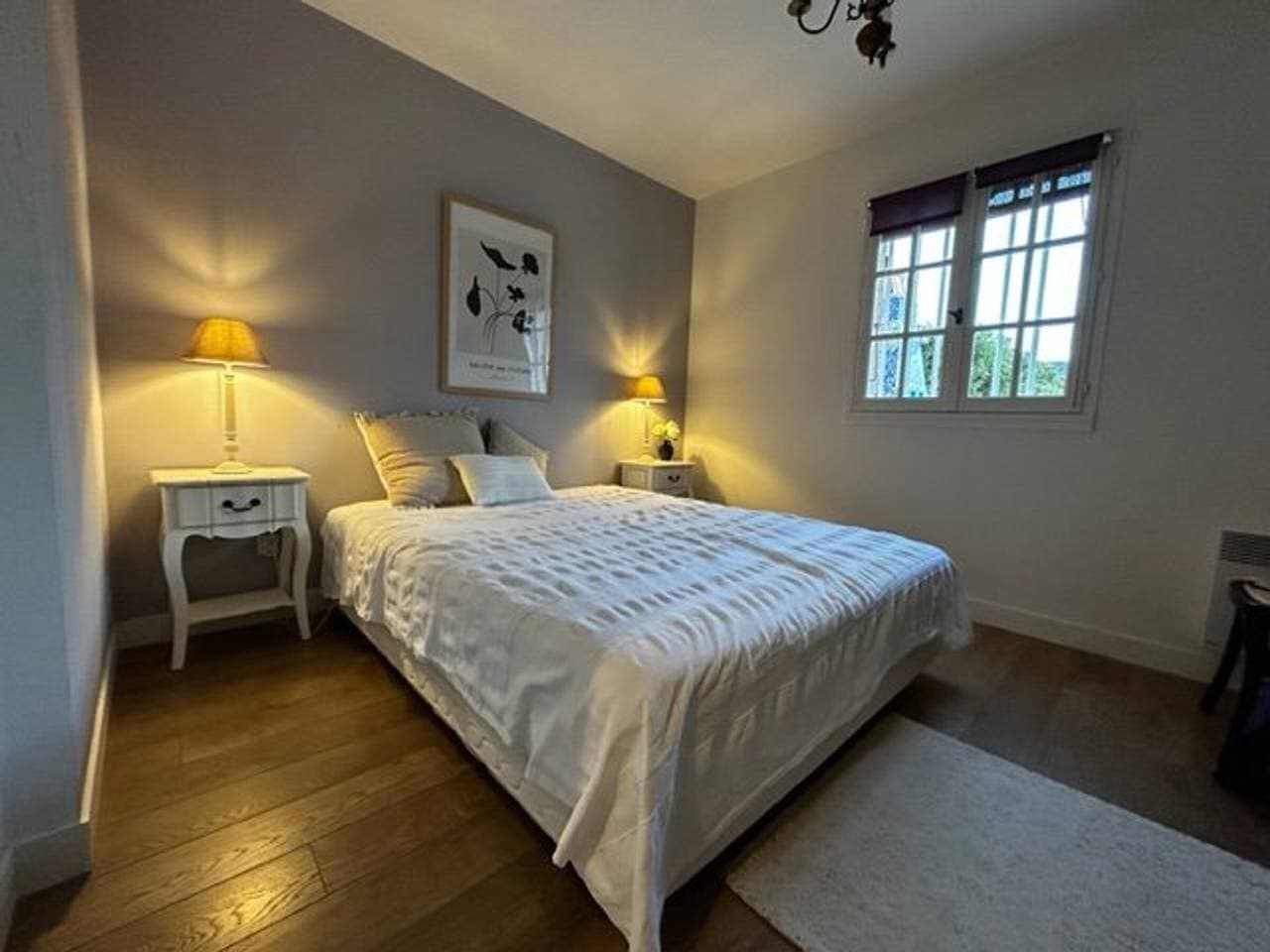 Foto 6 von 11: Sublim renovierte Wohnung, 4 Pers., 1.2 km vom Strand Gigaro, geräumige Terrasse, Elektrogrill