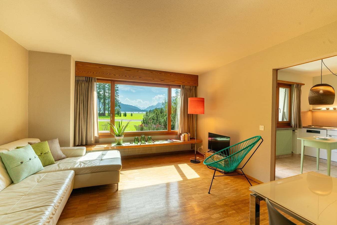 Chesa Tscheppa 1 – Wohnung mit Seeblick & Gartensitzplatz 1