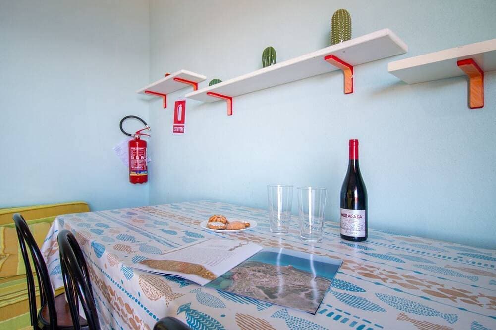 Foto 11 von 18: Willkommen im Casa Libeccio, einem gemütlichen Ferienhaus in Pistis an der wunderschönen Westküste Sardiniens. Ein perfekter Ort für alle, die einen entspannten Urlaub inmitten der Natur und umgeben von atemberaubenden Landschaften verbringen möchte