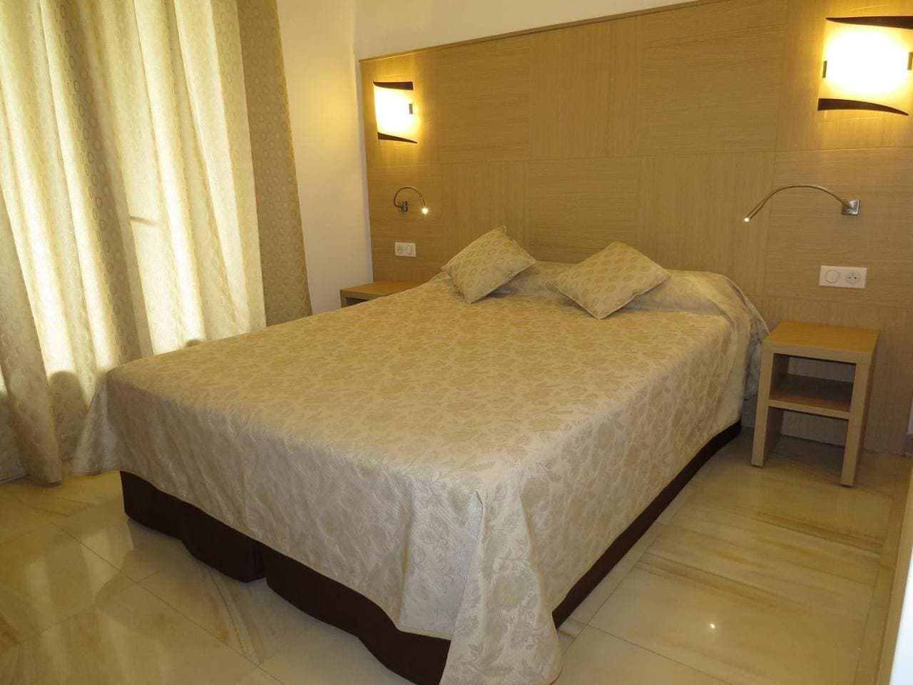 Foto 7 von 27: Double Room with Street View