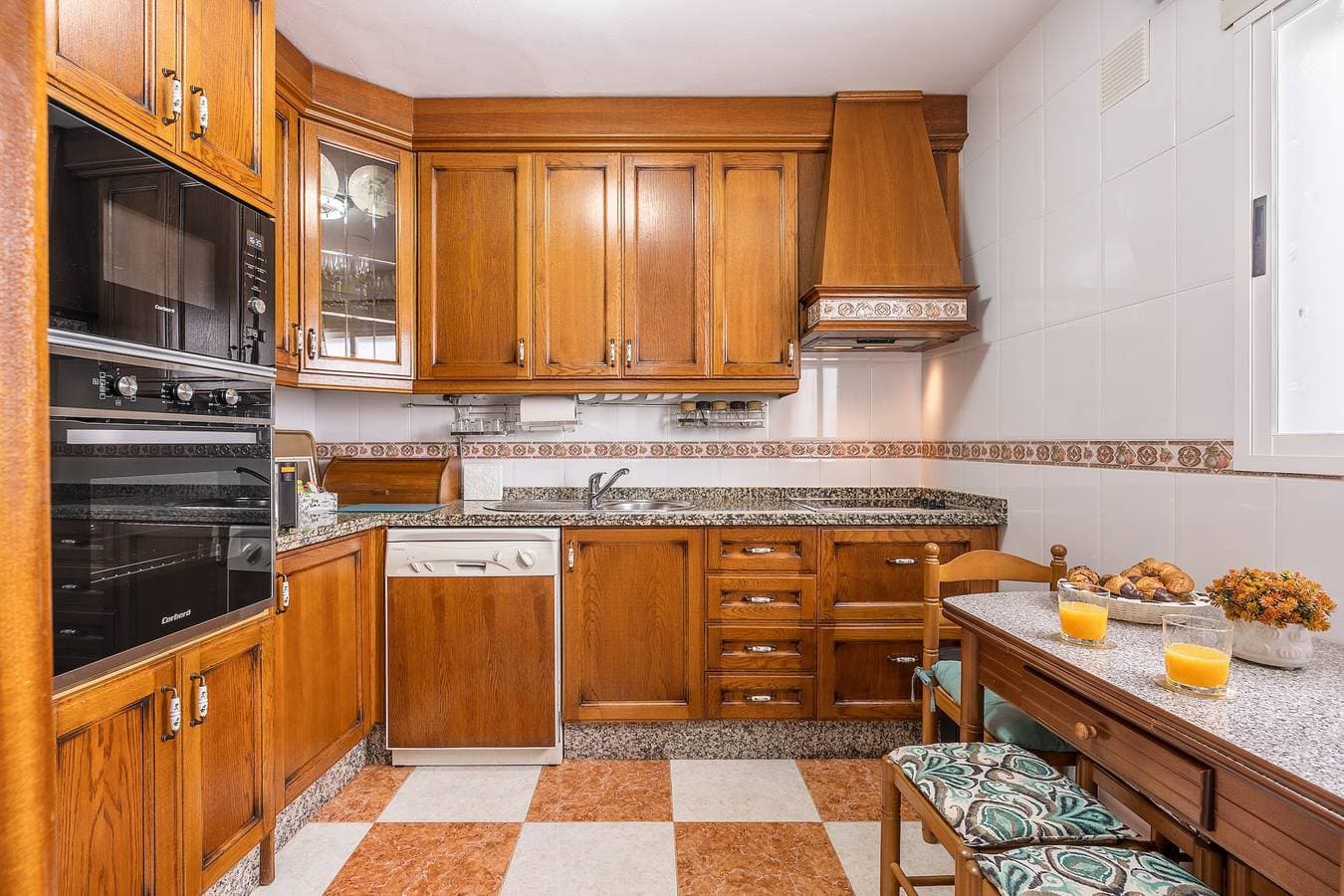 Foto 7 von 28: Ferienhaus 'Carmen' mit Meerblick, WLAN und Klimaanlage