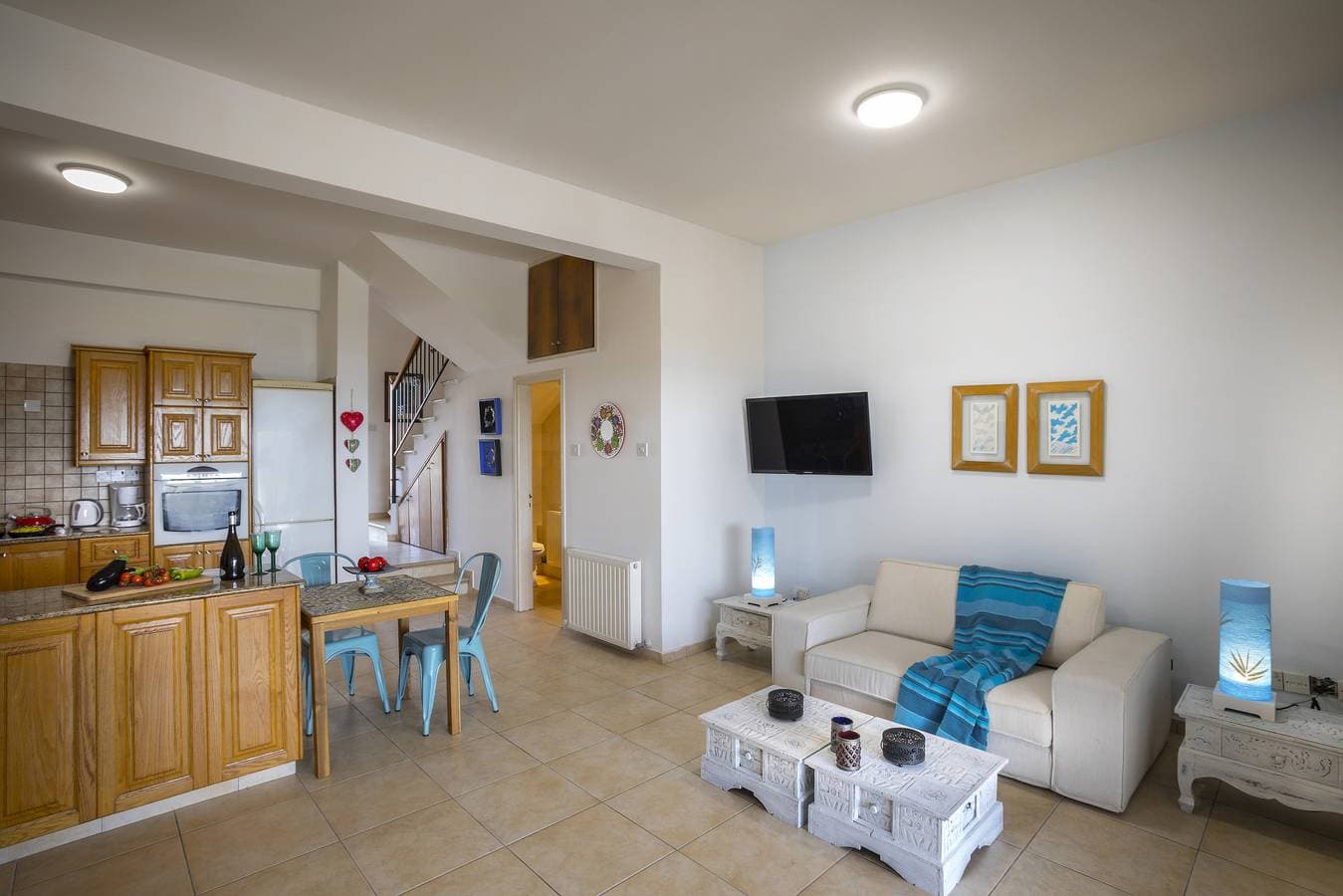 Foto 4 von 27: Beachfront Villa Meneou 5