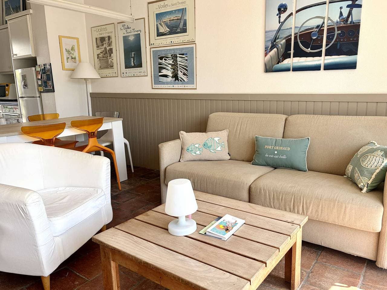 Foto 8 von 21: Haus mit Klimaanlage und WLAN, eigener Liegeplatz nahe am Strand