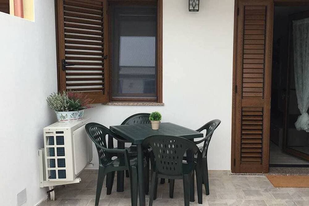 Foto 8 von 19: Baby House - Zweizimmerwohnung mit separatem Innenhof / Wohnung mit privatem Bereich<br>Iun