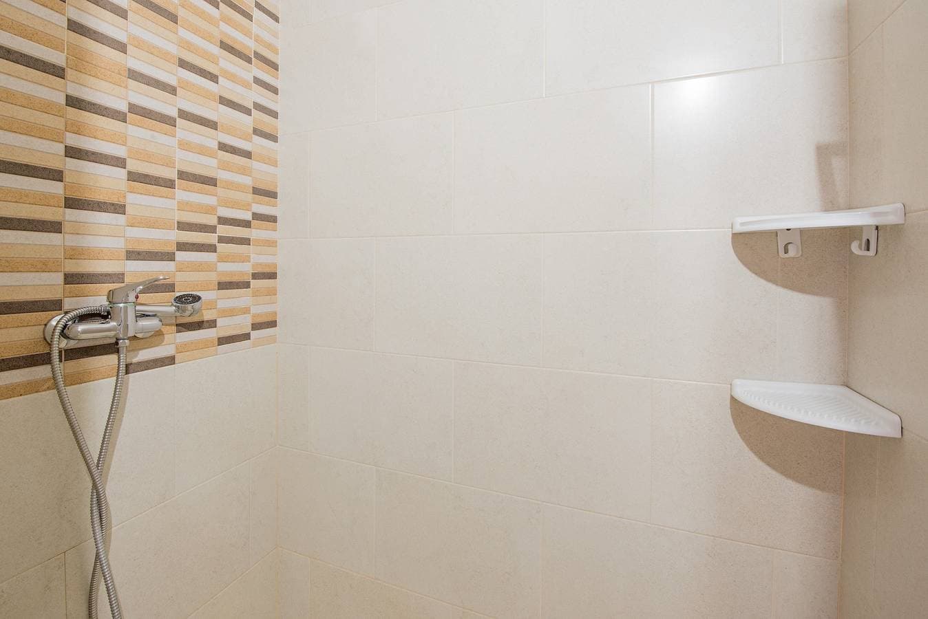 Foto 12 von 24: Klimatisierte Ferienwohnung nahe dem Strand mit Pool, Terrasse, Garten und WLAN