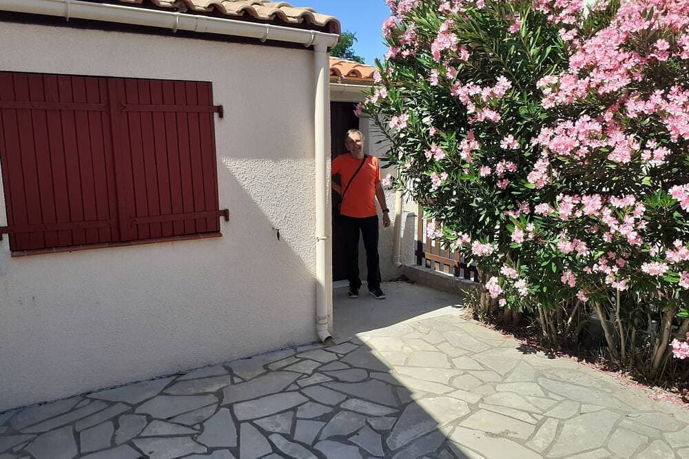 Foto 6 von 15: In residence with swimming pool, renovated house sleeps 5