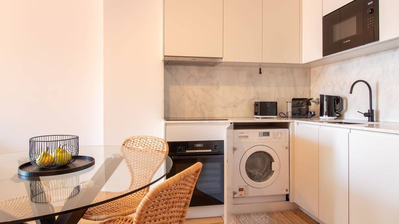 Foto 8 von 35: Ferienwohnung für 4 Personen mit Meerblick
